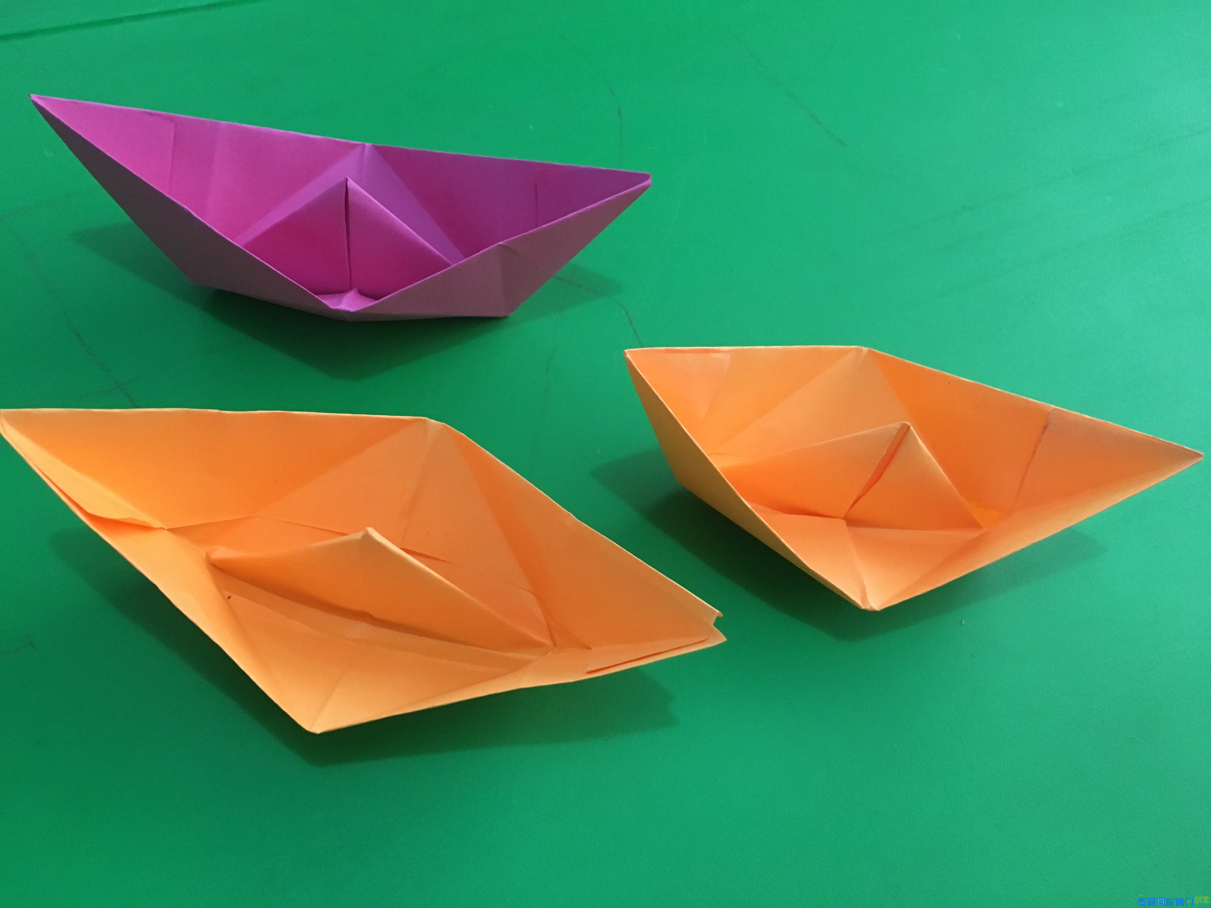这样折纸，友谊的小船不会翻，一分钟轻松学会折小船
