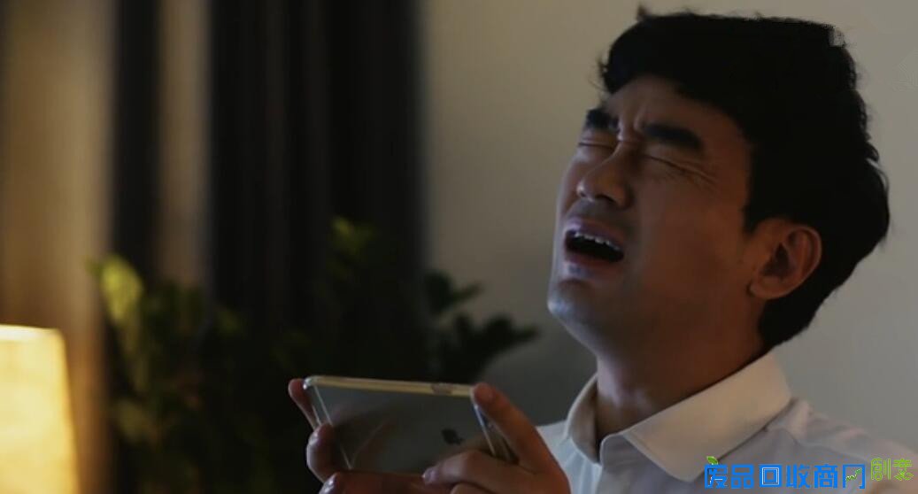 暴雪《炉石传说》创意广告，儿子对老爹施展变羊术！