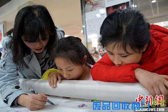 蜀绣首开简化课 助技艺传承