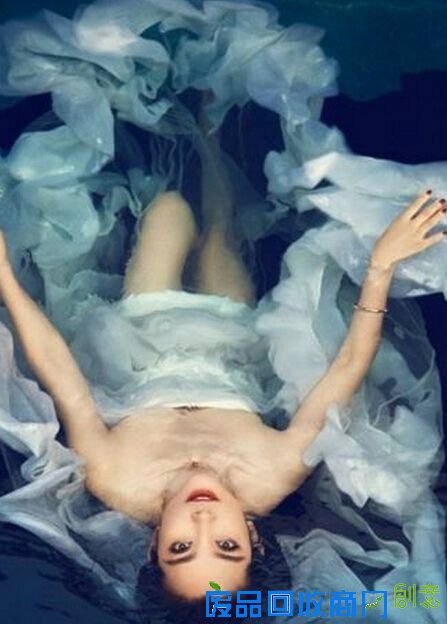 水下写真最性感撩人的十大演技派女星