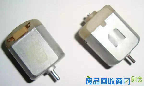 DIY一部纯硬件打造的避障小车