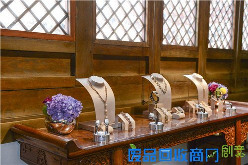 千万级珠宝亮相京城DAMIANI全新力作展现皇室奢华