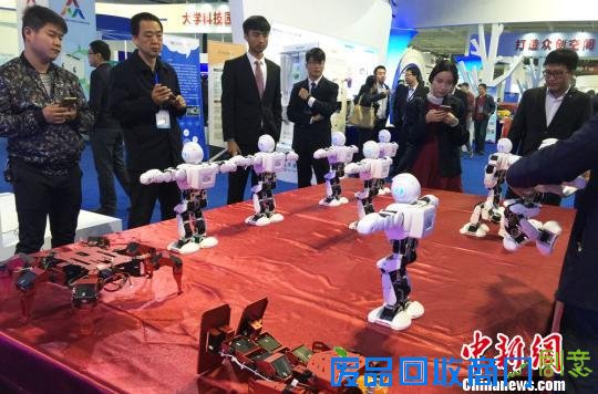 甘肃“双创”成果展:机器人和手工创意等作品吸睛(图)