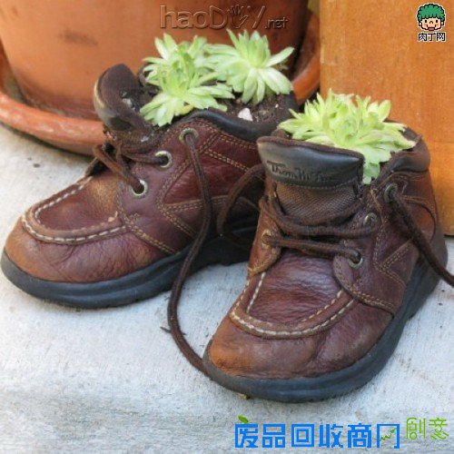 自制旧鞋怎么处理 旧鞋变花盆的35个DIY多姿多彩样例