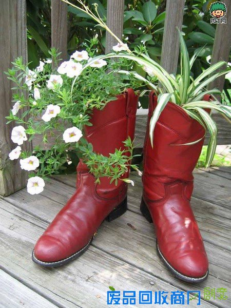 自制旧鞋怎么处理 旧鞋变花盆的35个DIY多姿多彩样例