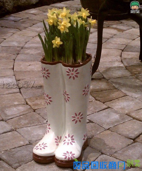 自制旧鞋怎么处理 旧鞋变花盆的35个DIY多姿多彩样例