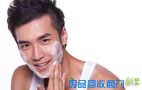 男士洁面皂好还是洗面奶好 为你讲解洗面皂的强大功效
