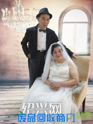 婚纱照里忆往昔,这个重阳节格外“甜”