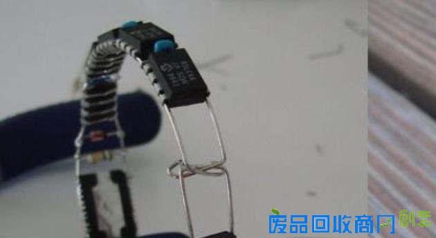 利用报废电子元器件DIY个性手镯