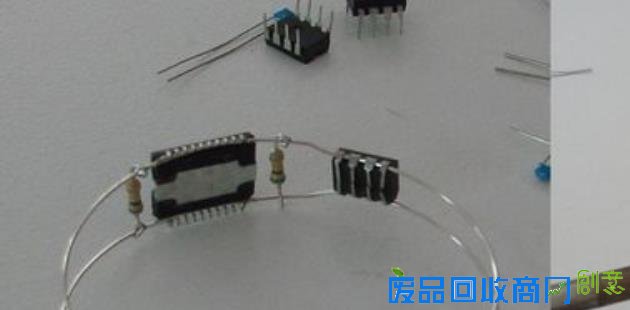 利用报废电子元器件DIY个性手镯
