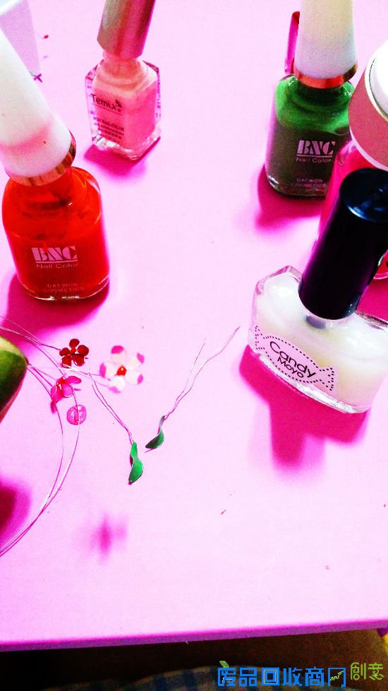 DIY：指甲油+铜丝，教你做花朵发簪