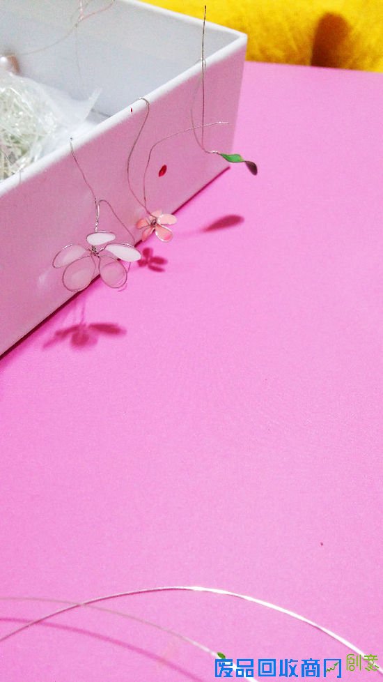 DIY：指甲油+铜丝，教你做花朵发簪