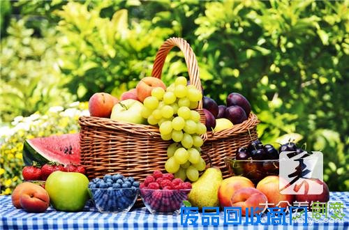 秋天柿子是天然醒酒药 这么吃养人效果翻倍