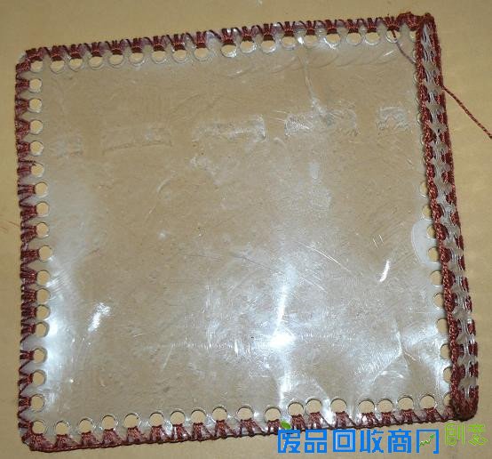 废旧饮料瓶DIY，手工拼料制作的带盖方便收纳箱