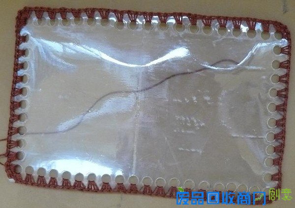 废旧饮料瓶DIY，手工拼料制作的带盖方便收纳箱