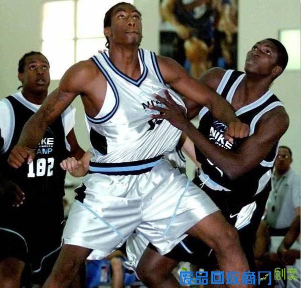 NBA球星们珍贵的高中照片！好青涩，好可爱！