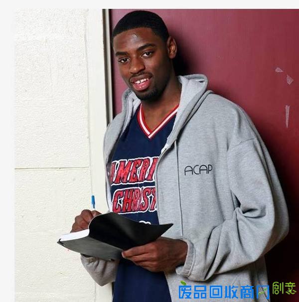 NBA球星们珍贵的高中照片！好青涩，好可爱！