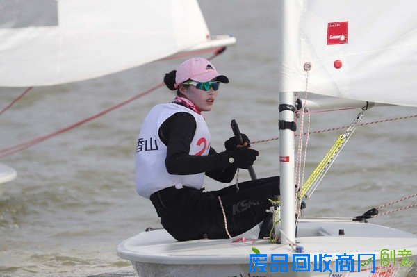 谁说帅哥美女都在游泳队?我们帆船队不服!