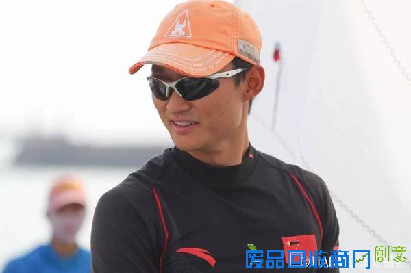 谁说帅哥美女都在游泳队?我们帆船队不服!