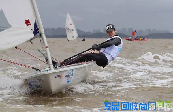 谁说帅哥美女都在游泳队?我们帆船队不服!