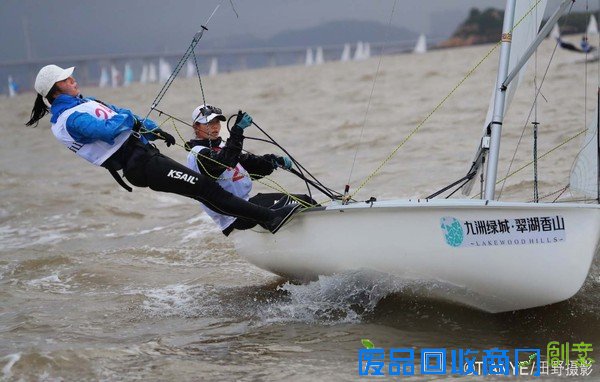 谁说帅哥美女都在游泳队?我们帆船队不服!