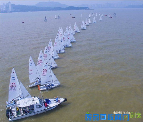 谁说帅哥美女都在游泳队?我们帆船队不服!