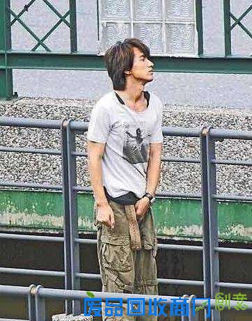 丑哭啦!那些明星们绝对不想再看第二眼的照片! Image00014