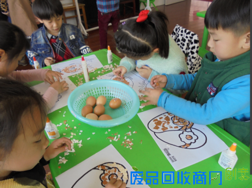 滕州善南街道中心幼儿开展粘出快乐贴出精彩活动