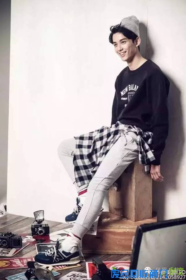 吴磊紧身衣显胸肌，刘昊然穿蕾丝衬衫…小鲜肉步入转型尴尬期