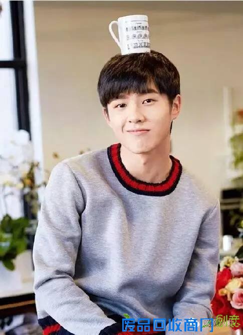 吴磊紧身衣显胸肌，刘昊然穿蕾丝衬衫…小鲜肉步入转型尴尬期