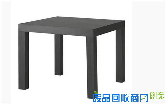 IKEA家具自带设计感又能轻松带回家自己组装,既能节省成本又能营造出简约风格的居家环境,成为许多人家居布置的首选。不过,当这些家具随处可见时,也意味着独特性的消失;另一方面,一旦对于这些家具日久生腻,当初认为再好的设计也会弃之如敝履。这时,就到了IKEA黑客(IKEA Hackers)出动的时候啦!