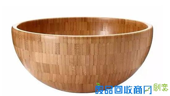 IKEA家具自带设计感又能轻松带回家自己组装，既能节省成本又能营造出简约风格的居家环境，成为许多人家居布置的首选。不过，当这些家具随处可见时，也意味着独特性的消失；另一方面，一旦对于这些家具日久生腻，当初认为再好的设计也会弃之如敝履。这时，就到了IKEA黑客（IKEA Hackers）出动的时候啦!