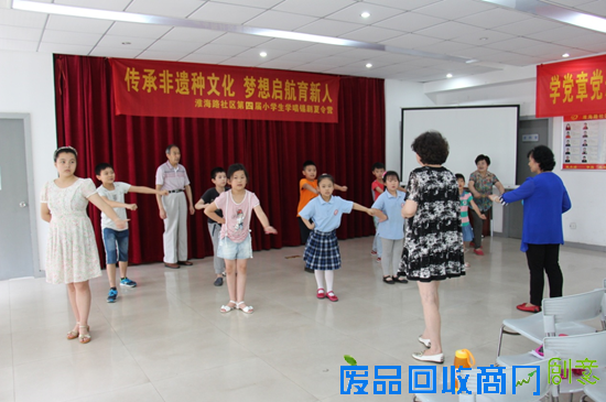 南京各地暑期开展多彩夏令营 让孩子们快乐学习和成长