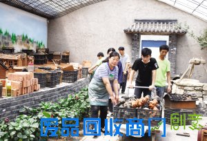 2000泥人现市井百态(图)