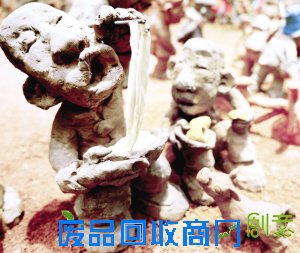 2000泥人现市井百态(图)