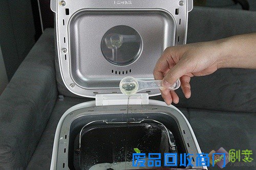 1小时超快做面包 九阳新品面包机首测