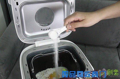 1小时超快做面包 九阳新品面包机首测