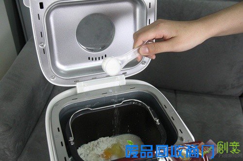 1小时超快做面包 九阳新品面包机首测