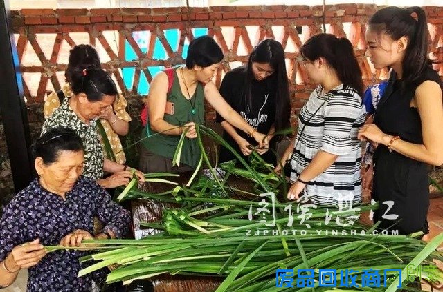 首届足荣村手作节举行