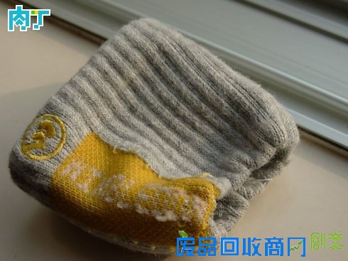 用铁皮罐头盒制作温馨布艺小针插手工教程╭★肉丁网