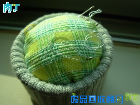 用铁皮罐头盒制作温馨布艺小针插手工教程╭★肉丁网