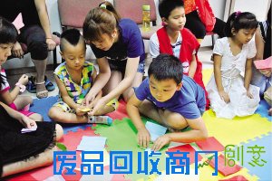 食品街社区儿童趣味折纸 作品活灵活现（图）