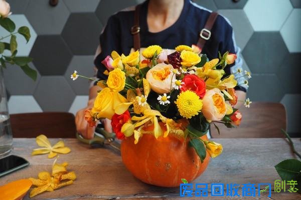 这里有一个万圣节DIY妙方~