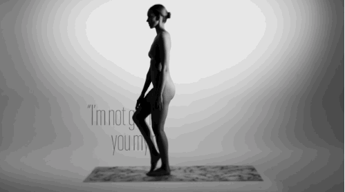 美女靠自拍裸体做瑜伽图片吸引40万粉丝(图)