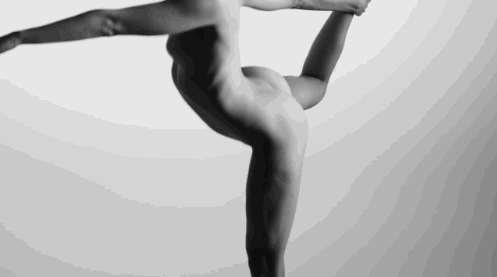 美女靠自拍裸体做瑜伽图片吸引40万粉丝(图) 美女靠自拍裸体做瑜伽图片吸引40万粉丝(图)