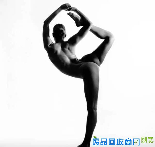 美女靠自拍裸体做瑜伽图片吸引40万粉丝(图) 美女靠自拍裸体做瑜伽图片吸引40万粉丝(图)