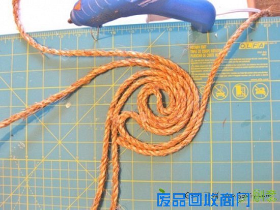 手工烛台制作 白色花朵蜡烛杯diy教程