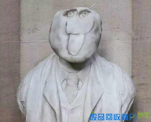 老爹把6岁儿子的涂鸦P进现实，画风炸裂到不忍直笑！