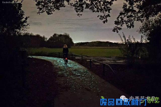 .他做了一种5欧元的雾霾戒指，赢得了全球环保少女的芳心，Daan的雾霾装置机 