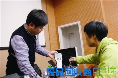 剪纸、烙画、茶艺、插花、烘焙…… “老爸老妈博物大学”课程越来越丰富